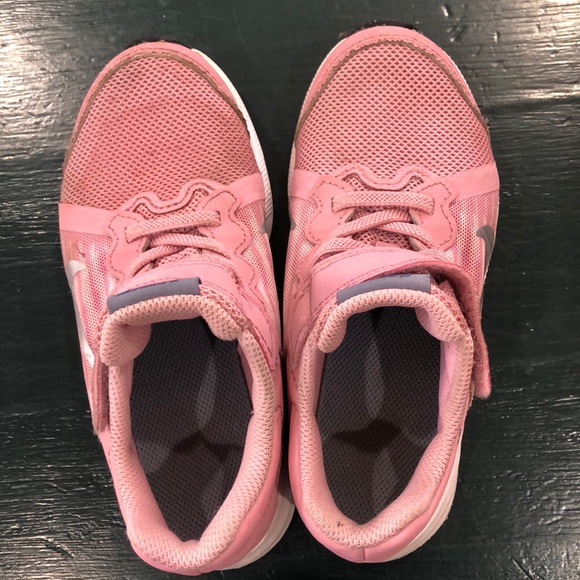 Pink Nike sneakers - Picture 3 of 5